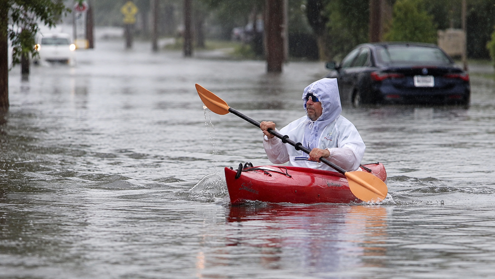 A persistent nor'easter batters US Northeast, causing coastal flooding, outages and at least 1 death