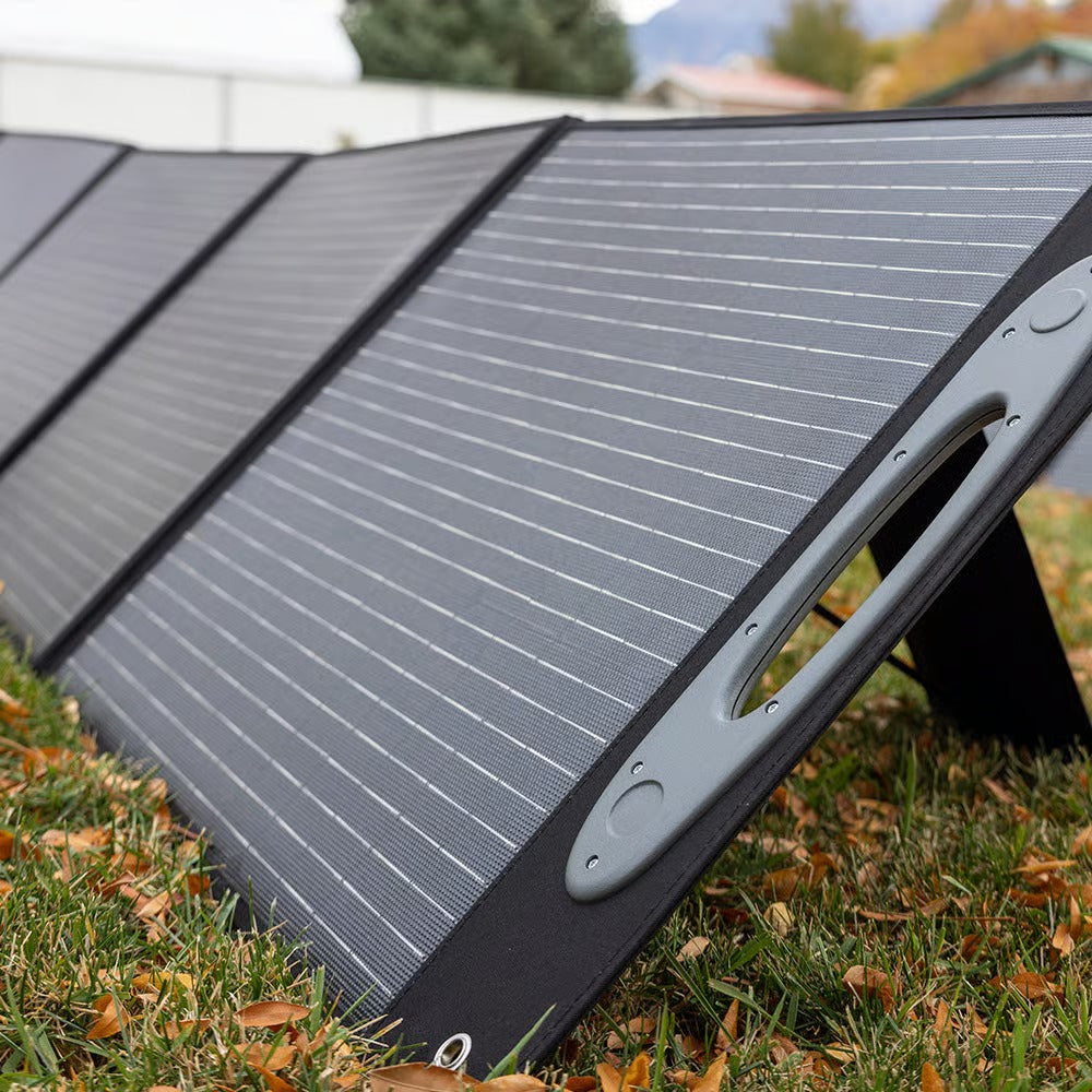 200 W Panel + Under‑Door Cord + Faraday Bag
